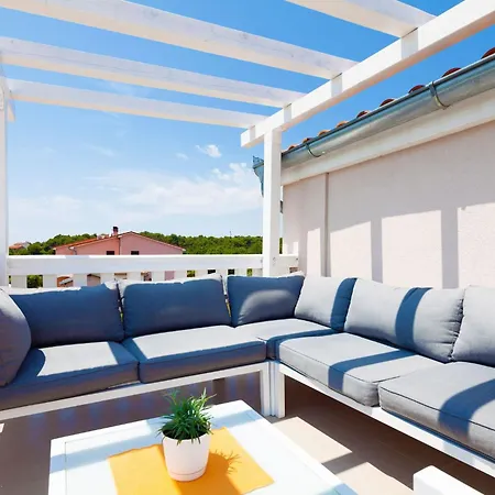 Appartement Mit Jacuzzi- Garten Und Parkplatz By Interhome *