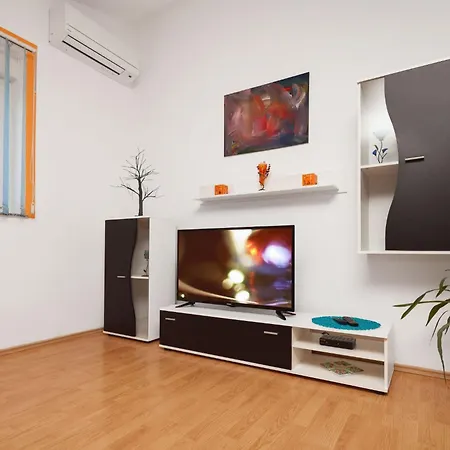 Mit Jacuzzi- Garten Und Parkplatz By Interhome Appartement