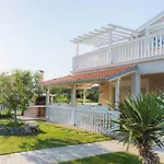 アパート Mit Jacuzzi- Garten Und Parkplatz By Interhome *