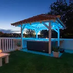 アパート Mit Jacuzzi- Garten Und Parkplatz By Interhome *