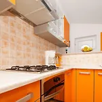 アパート Mit Jacuzzi- Garten Und Parkplatz By Interhome