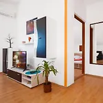 Mit Jacuzzi- Garten Und Parkplatz By Interhome *