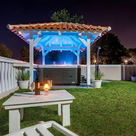 Tena Orange Mit Parkplatz- Terrasse Und Bbq By Interhome Lägenhet Ližnjan
