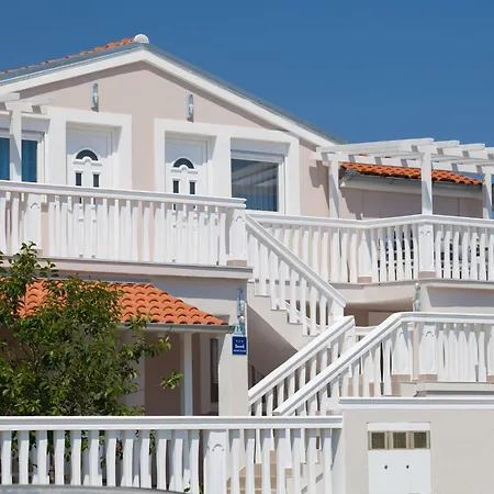 Lägenhet Tena Orange Mit Parkplatz- Terrasse Und Bbq By Interhome *