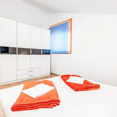 Apartament Tena Orange Mit Parkplatz- Terrasse Und Bbq By Interhome Ližnjan