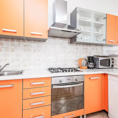 Tena Orange Mit Parkplatz- Terrasse Und Bbq By Interhome Apartament Ližnjan