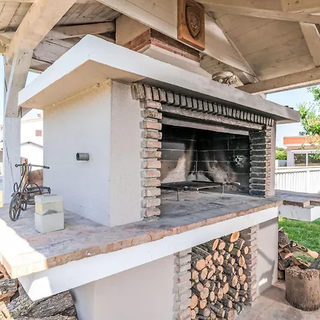 Tena Orange Mit Parkplatz- Terrasse Und Bbq By Interhome *