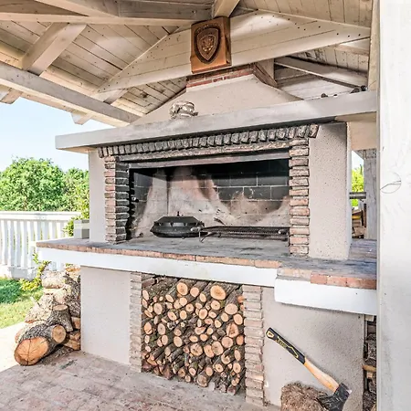 Apartament Tena Orange Mit Parkplatz- Terrasse Und Bbq By Interhome