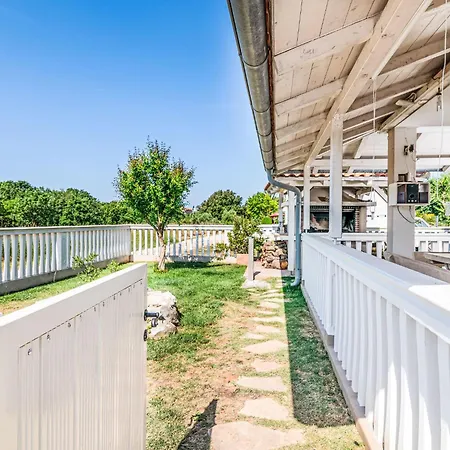 Tena Orange Mit Parkplatz- Terrasse Und Bbq By Interhome Apartament
