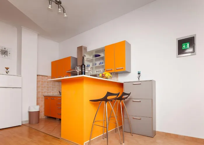 Mit Jacuzzi- Garten Und Parkplatz By Interhome Appartement Ližnjan