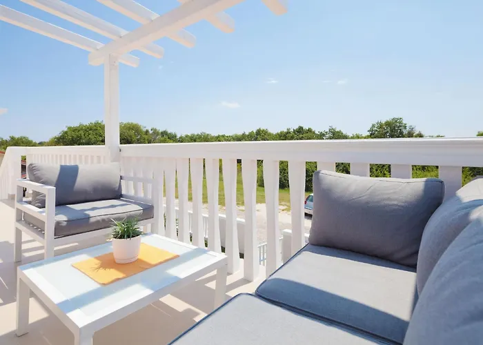 Mit Jacuzzi- Garten Und Parkplatz By Interhome Appartement *